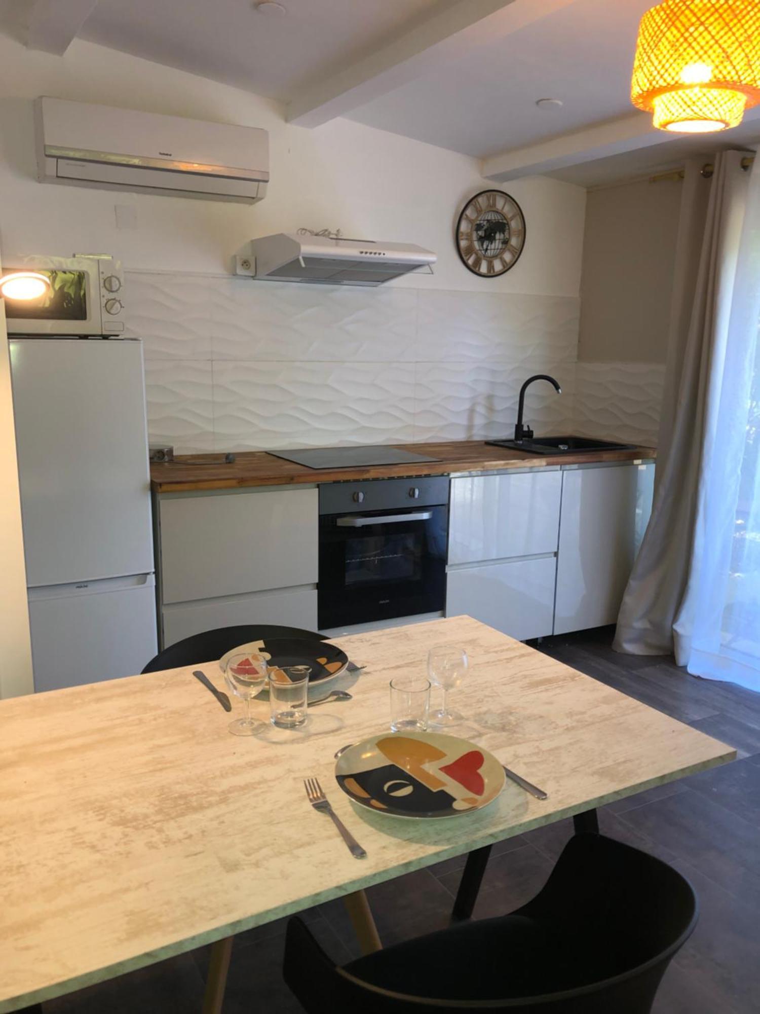 2 Pieces Independant Avec Son Jardinet Prive Ξενοδοχείο Borgo  Εξωτερικό φωτογραφία