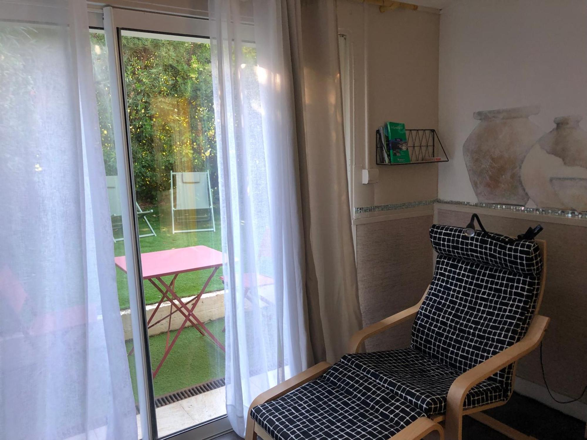 2 Pieces Independant Avec Son Jardinet Prive Ξενοδοχείο Borgo  Εξωτερικό φωτογραφία