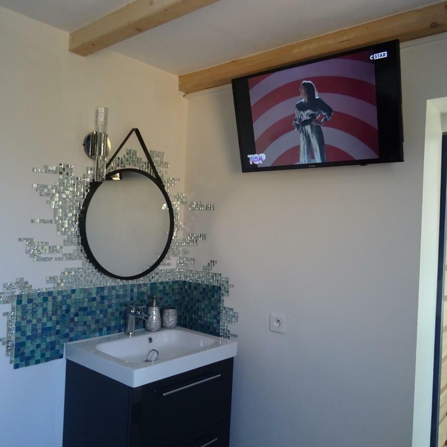 2 Pieces Independant Avec Son Jardinet Prive Ξενοδοχείο Borgo  Εξωτερικό φωτογραφία